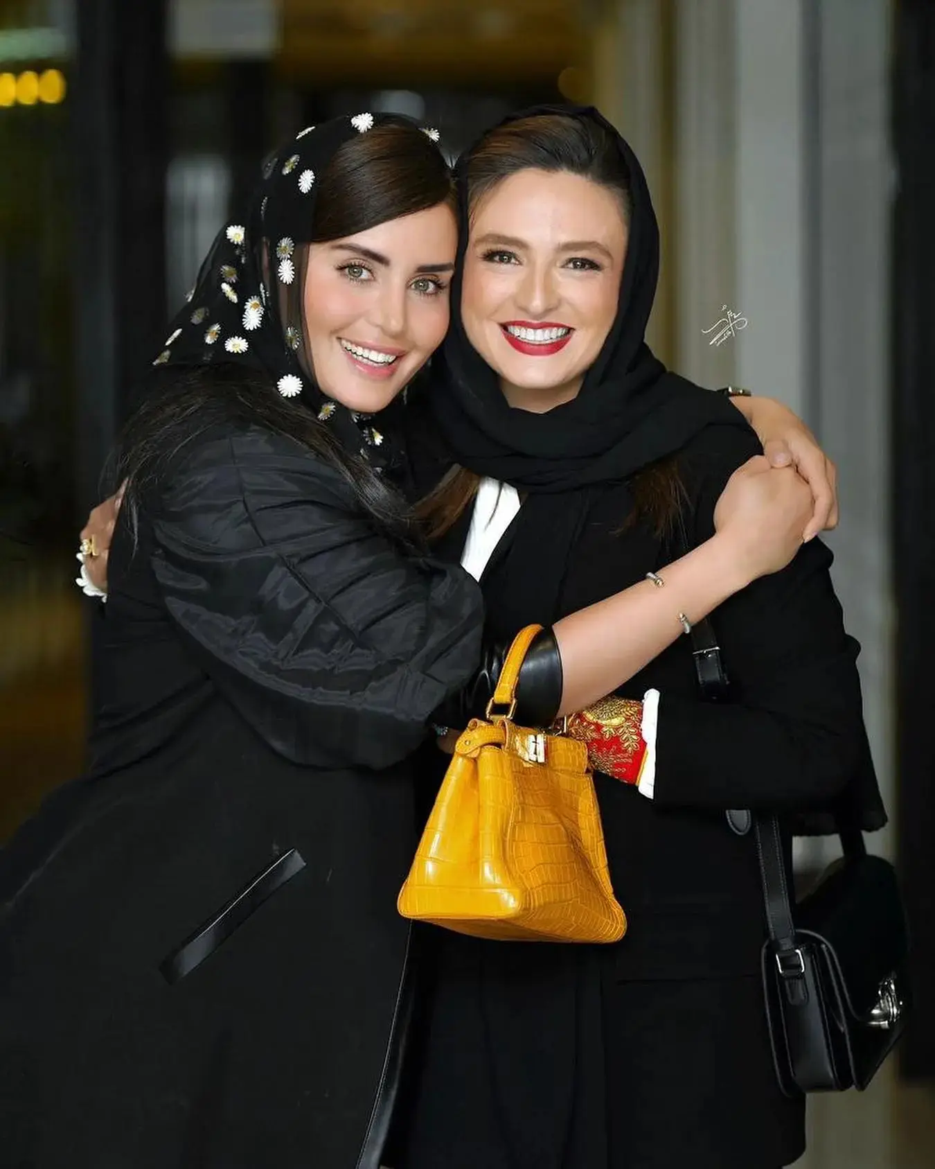 گلاره عباسی