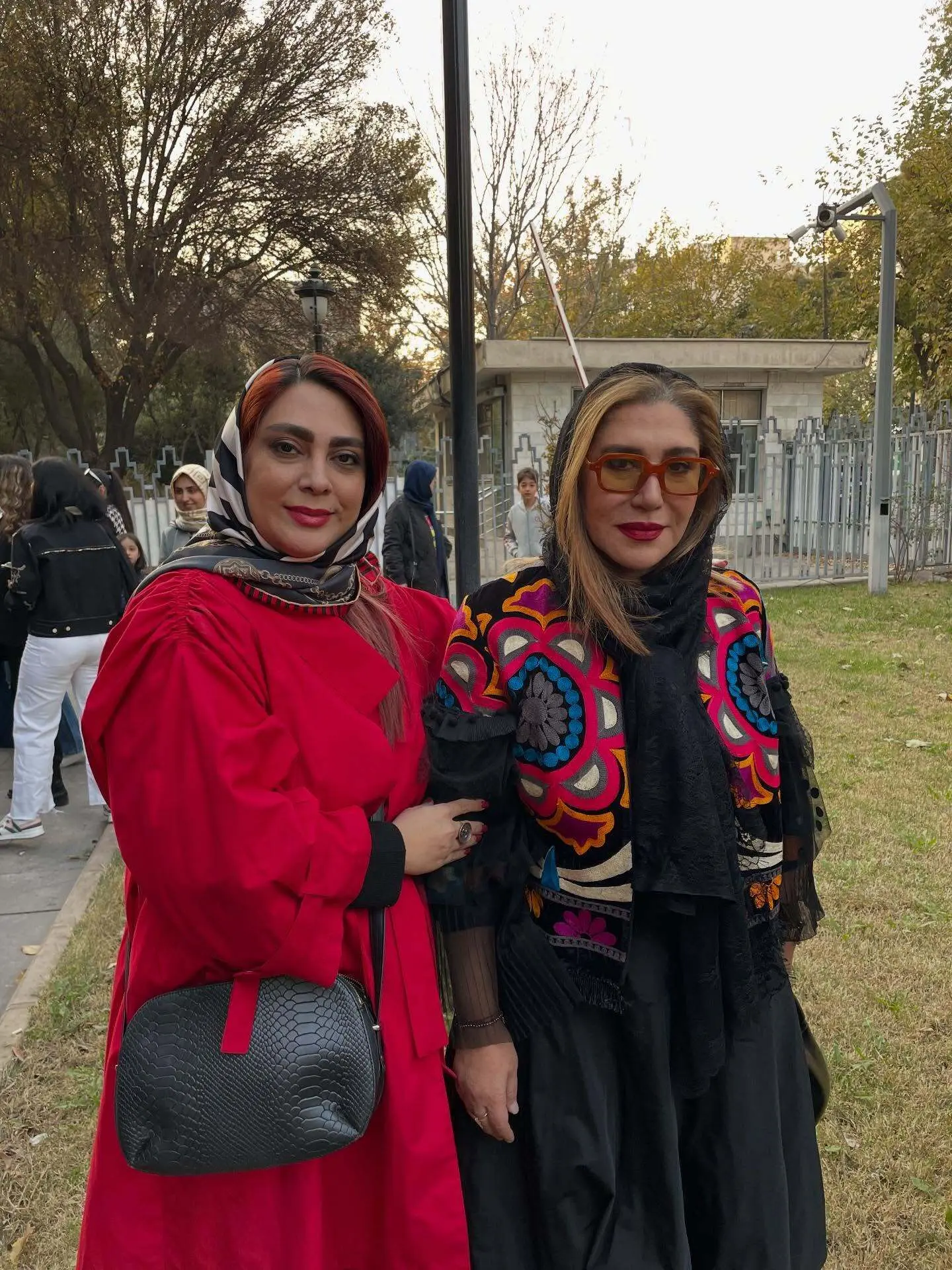 حمیرا ریاضی و نسیم ادبی در کنسرت گروه نهال