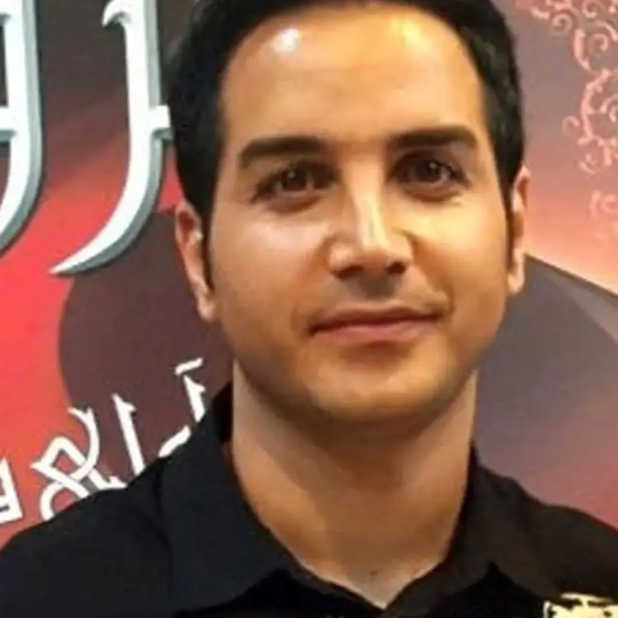 محسن یگانه