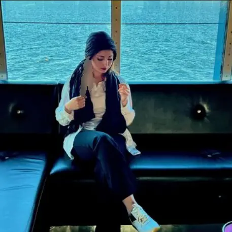 سارا و نیکا فرقانی