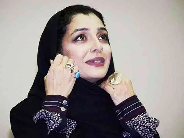 ساره بیات
