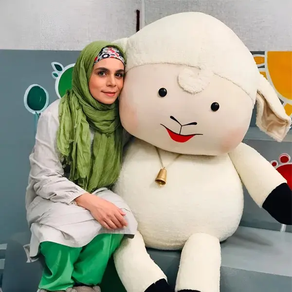 فاطمه امینی مجری مل مل