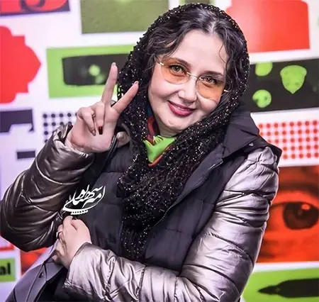 عکسی جالب و دیده نشده از کتایون ریاحی بازیگر سرشناس ایرانی با چهره ای زمین تا آسمان متفاوت در فضای مجازی منتشر شد.