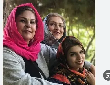 تصویر مهرانه مهین ترابی و خواهرش