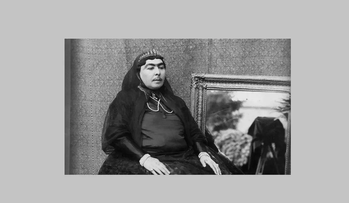 راز سیبیل زشت زنان قاجار بالاخره کشف شد 