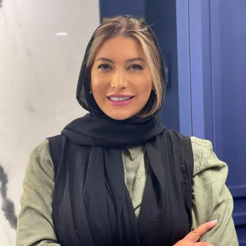 فریبا نادری با شال کارتونی و با مزه