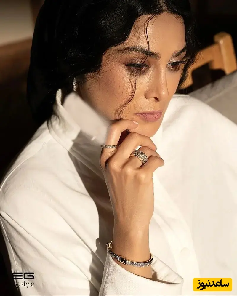  آزاده صمدی