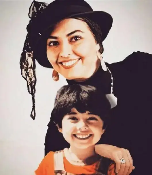 آناهیتا همتی