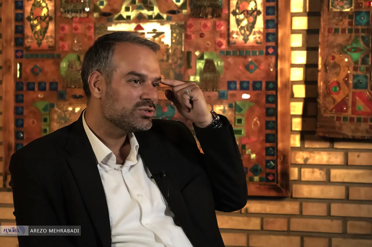 پیش‌بینی یک نماینده از سقوط قیمت‌ها در بازار خودرو/ رشیدی‌کوچی: خودروهایی که برای ما آرزو شده، آن طرف خلیج‌فارس از دم قسط به مردم می‌فروشند