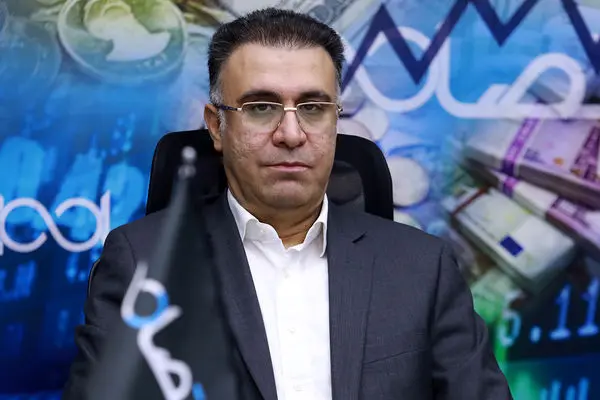 حمله یک اقتصاددان به سایپا و ایران خودرو؛ مسئولیتشان جذب فرزندان مسئولین است/ بدبخت کسی که آنجا مدیر عامل شود+ فیلم
