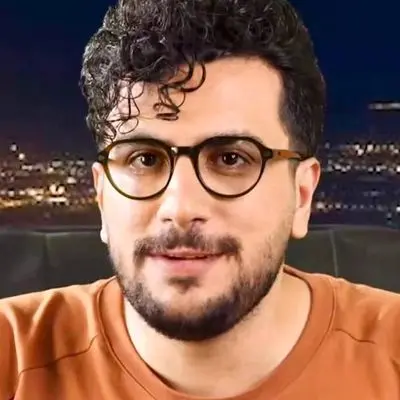 شوکه شدن طرفداران با حرف‌های قیاسی: آیا من پسر واقعی بردپیت هستم؟ + فیلم