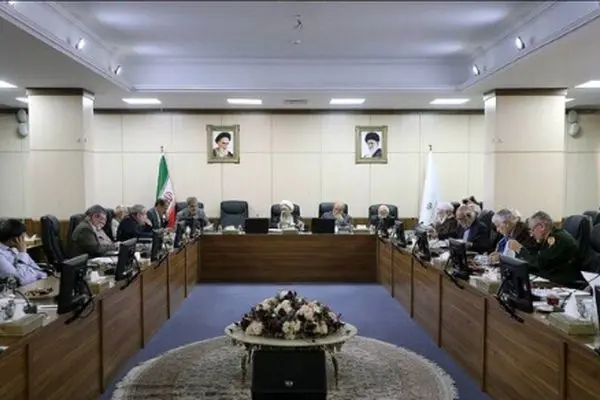 عبدی: مجمع مصلحت به جای حل بحران‌ها، خود بحران‌ساز شده است