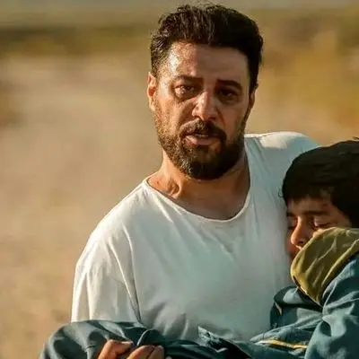 معمای محبوبیت جواد عزتی: آیا او فرمول بی‌اثر کردن تورم را می‌داند؟! + فیلم