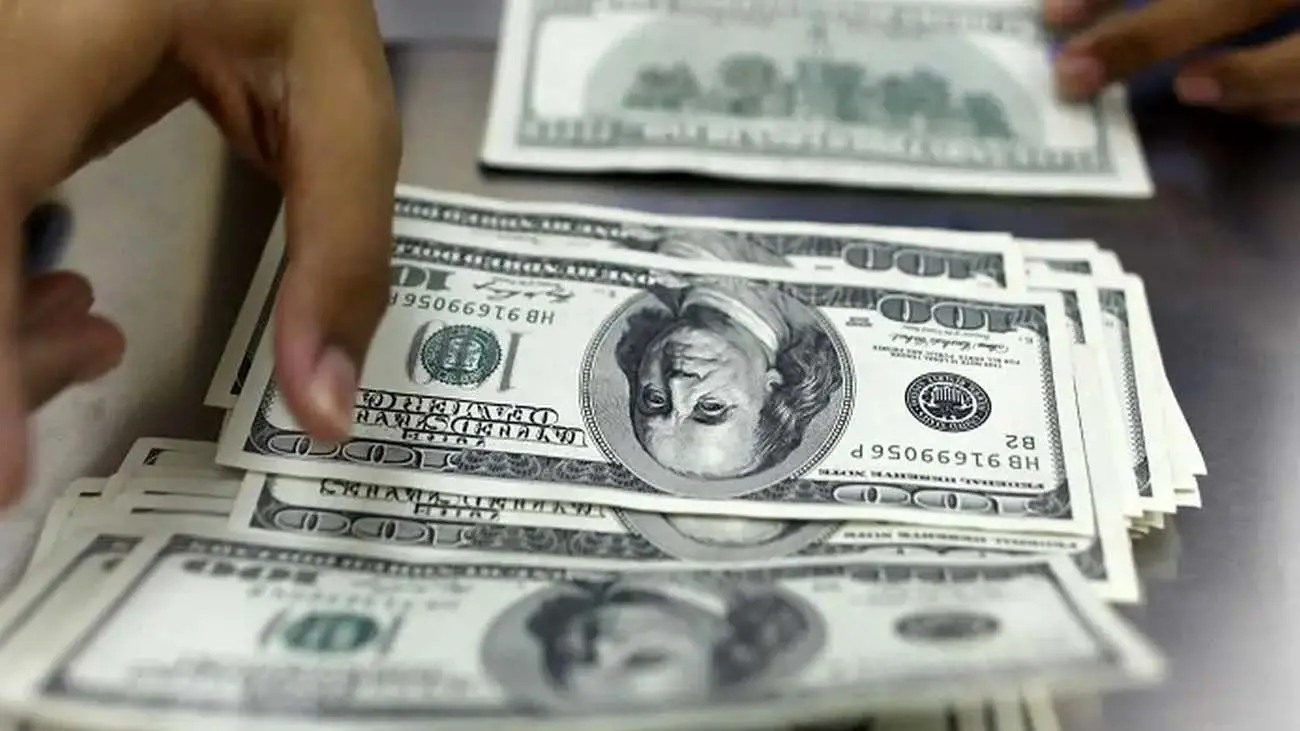 سردرگمی در بازار ارز؛ آینده دلار چه خواهد شد؟