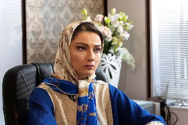 چیدمان منزل محیا دهقانی؛ هنر دکوراسیون با مکرومه، آینه و فرش‌های مدرن