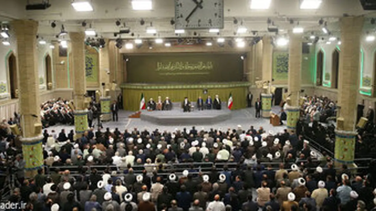 عکسی از حسن روحانی در بیت رهبری