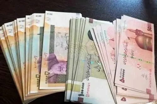 صدای کارکنان دولت در آمد / " آخه با افزایش 20 درصدی حقوق میشه زندگی کرد ؟! "