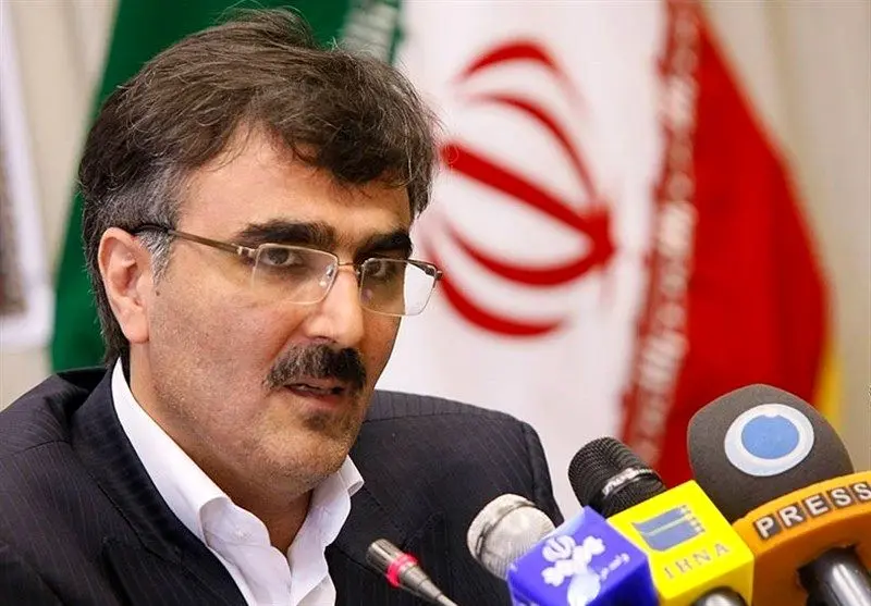 محمدرضا فرزین : حتما نرخ دلار نیمایی را روی 28/500 تثبیت خواهم کرد !