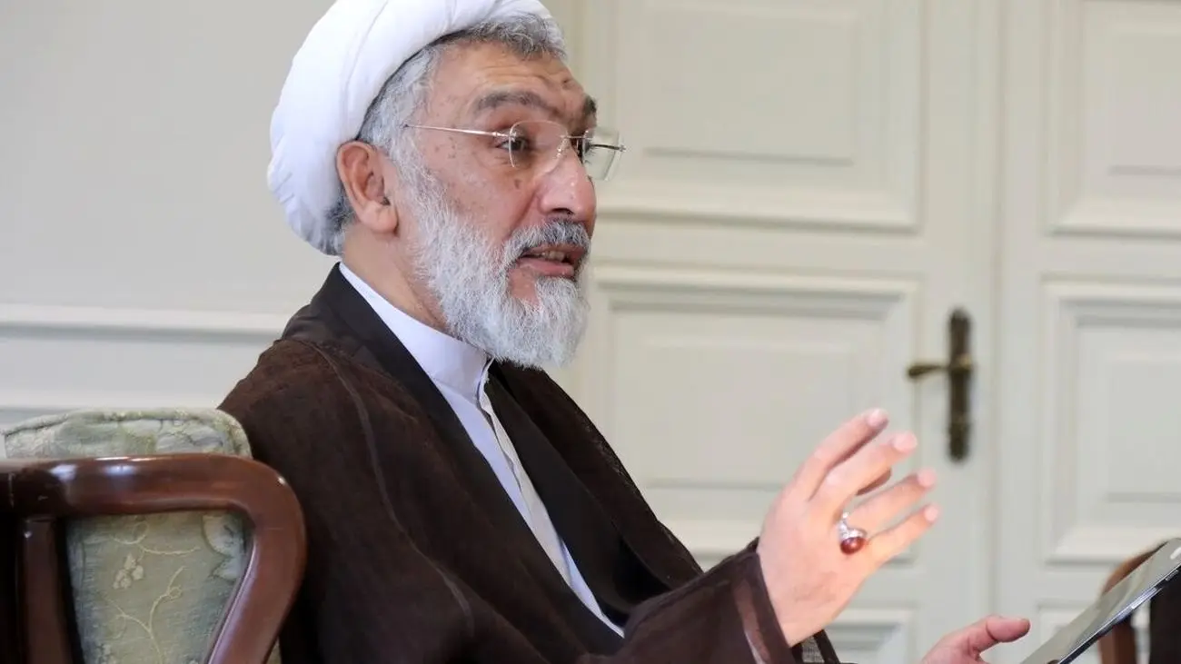 یک ادعا درباره گرانقیمت بودن عبای پورمحمدی/ واکنش این کاندیدای انتخابات چه بود؟
