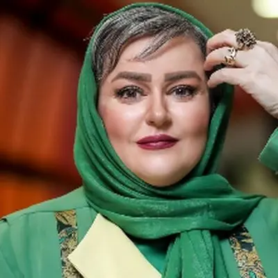 استایل گل‌گلی نعیمه نظام‌دوست در گشت‌وگذار سواحل کیش + فیلم