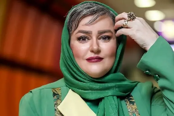 استایل گل‌گلی نعیمه نظام‌دوست در گشت‌وگذار سواحل کیش + فیلم