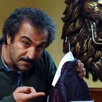 لاک زدن عجیب و خرابکاری بزرگ بچه محسن تنابنده در سریال پایتخت!