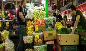 رکود همراه با گرانی / میوه‌های تابستانه با نرخ‌های نجومی عرضه می‌شوند