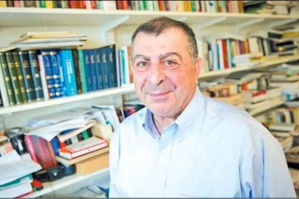 معرفی کامران دادخواه اقتصاددان سرشناس ایرانی + دیدگاه و ویژگی ها