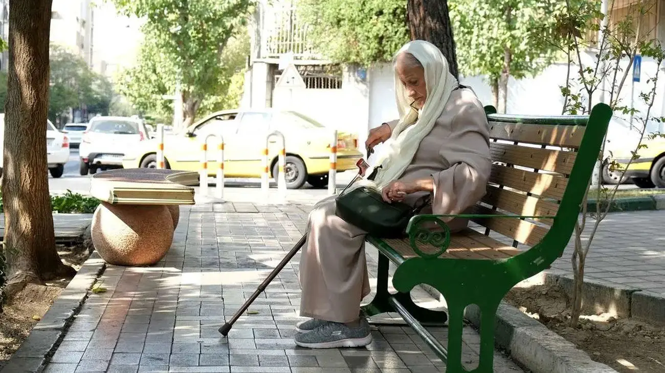 زنان در چند سالگی بازنشسته میشوند؟
