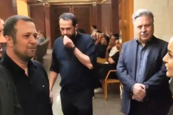 مراسم ختم پدر سیاوش خیرابی با حضور دلگرم کننده نیلوفر پارسا و پیام تسلیت مژده لواسانی