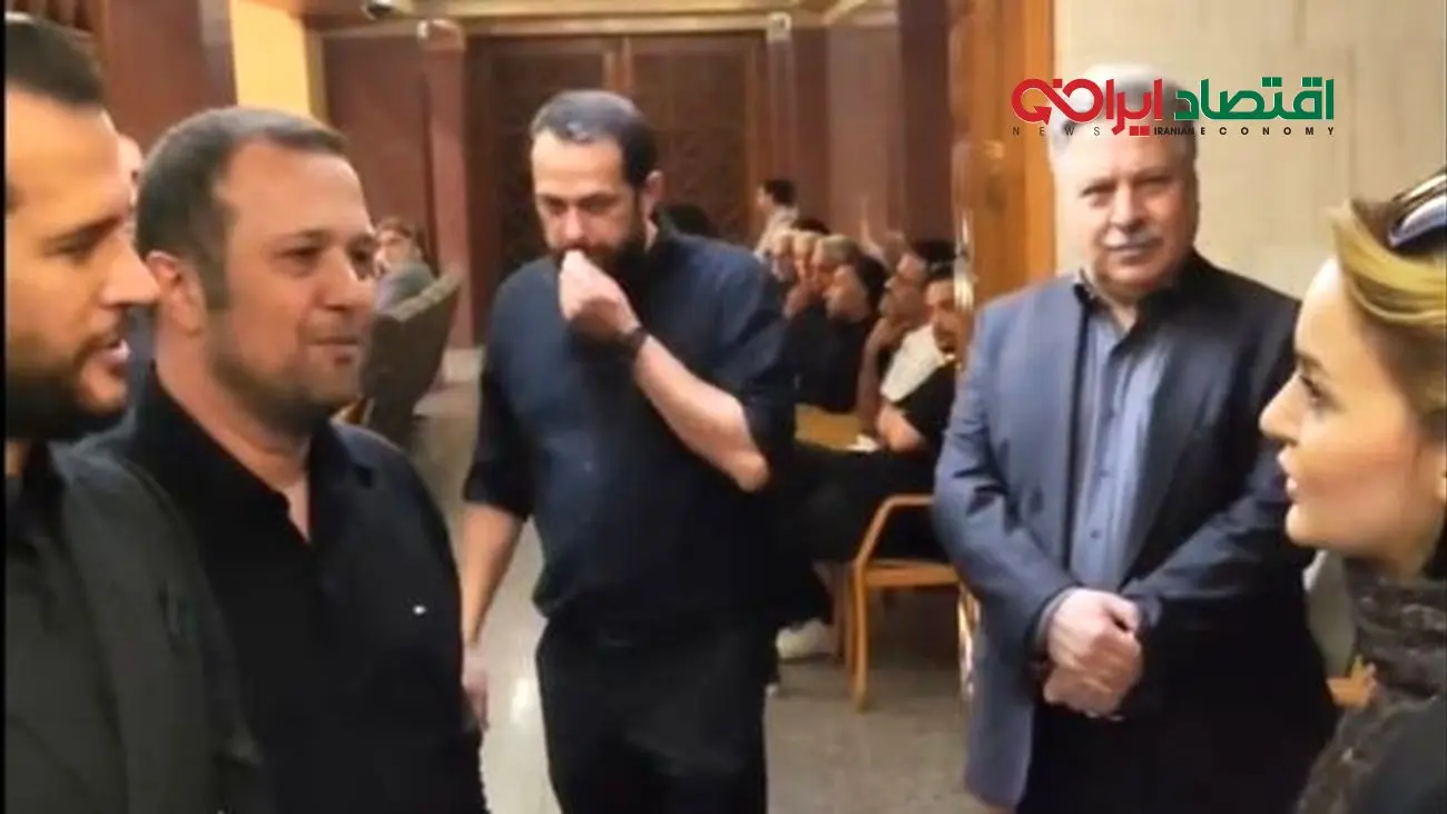 مراسم ختم پدر سیاوش خیرابی با حضور دلگرم کننده نیلوفر پارسا و پیام تسلیت مژده لواسانی