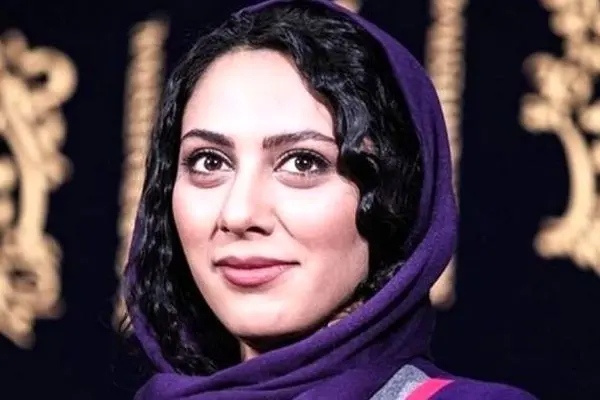 خونین و ترسناک؛ حمله قمه‌کشی به مونا فرجاد در ملأ عام