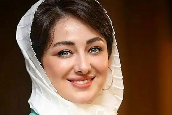 عکس‌های دیده‌نشده از ویدا جوان با لباس عروس منجق‌دوزی شده؛ چهره‌ای سرد و خسته!