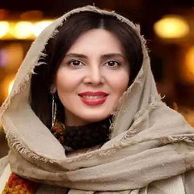 استایل طبیعت‌گردی لیلا بلوکات همراه با شال خاص برای سفر