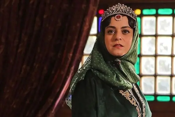 بیوگرافی و زندگی خصوصی غزل شاکری و شوهرش + عکس های خانم بازیگر خوش صدا !