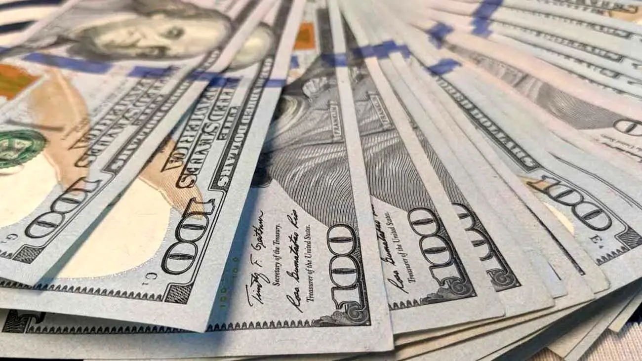 پیشبینی قیمت دلار: کدام روند پیشروست؟
