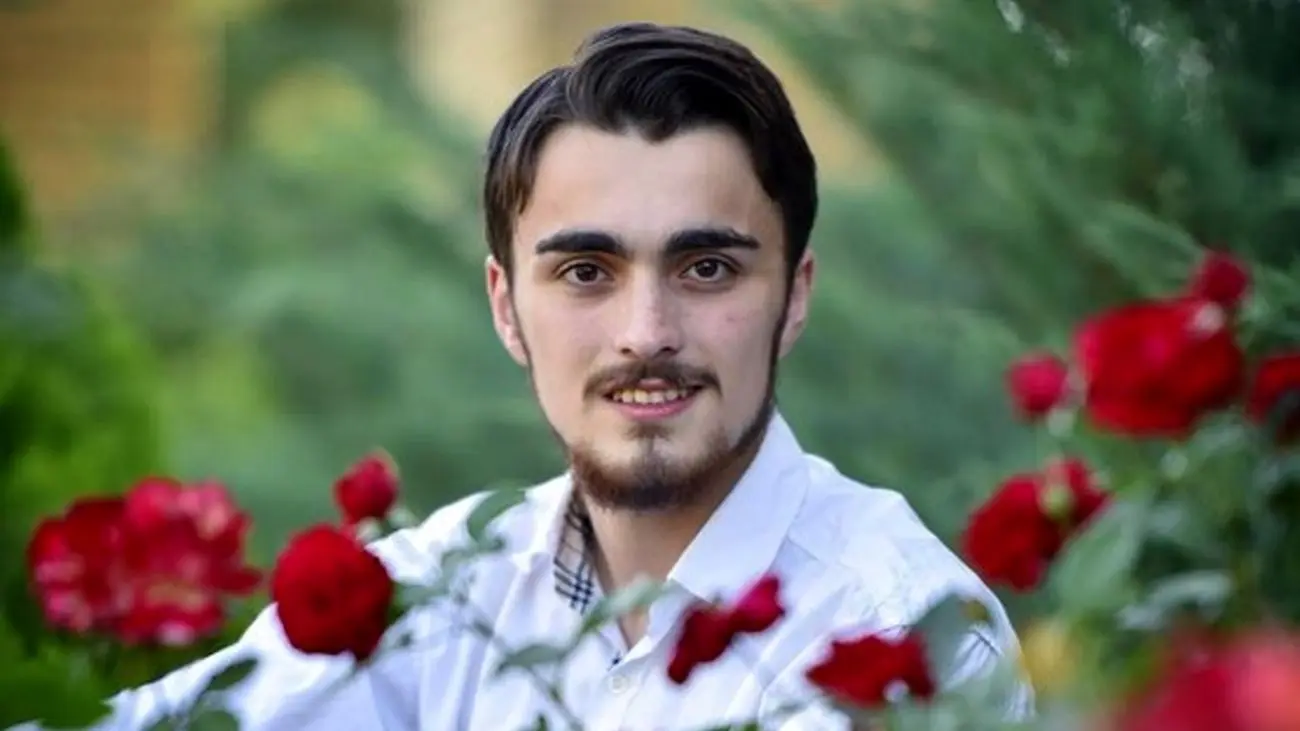 عکس / استایل عجیب نتیجه امام خمینی در ورزشگاه آزادی !
