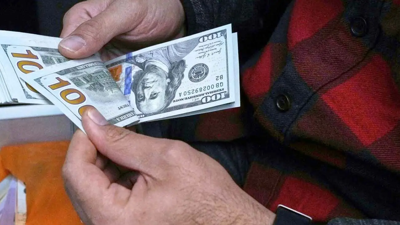 بازار ارز در آستانه تغییر بزرگ / دلار کدام مسیر را انتخاب میکند؟