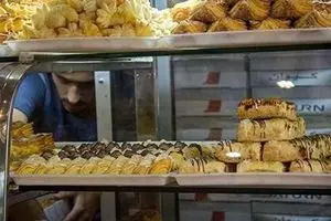 قیمت شیرینی از کنترل خارج شد! پشت پرده گرانی‌ در قنادی‌ها