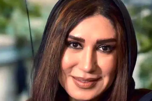 نسیم ادبی و همسرش در سفر لاکچری با کشتی‌های شخصی در بندر عمان!