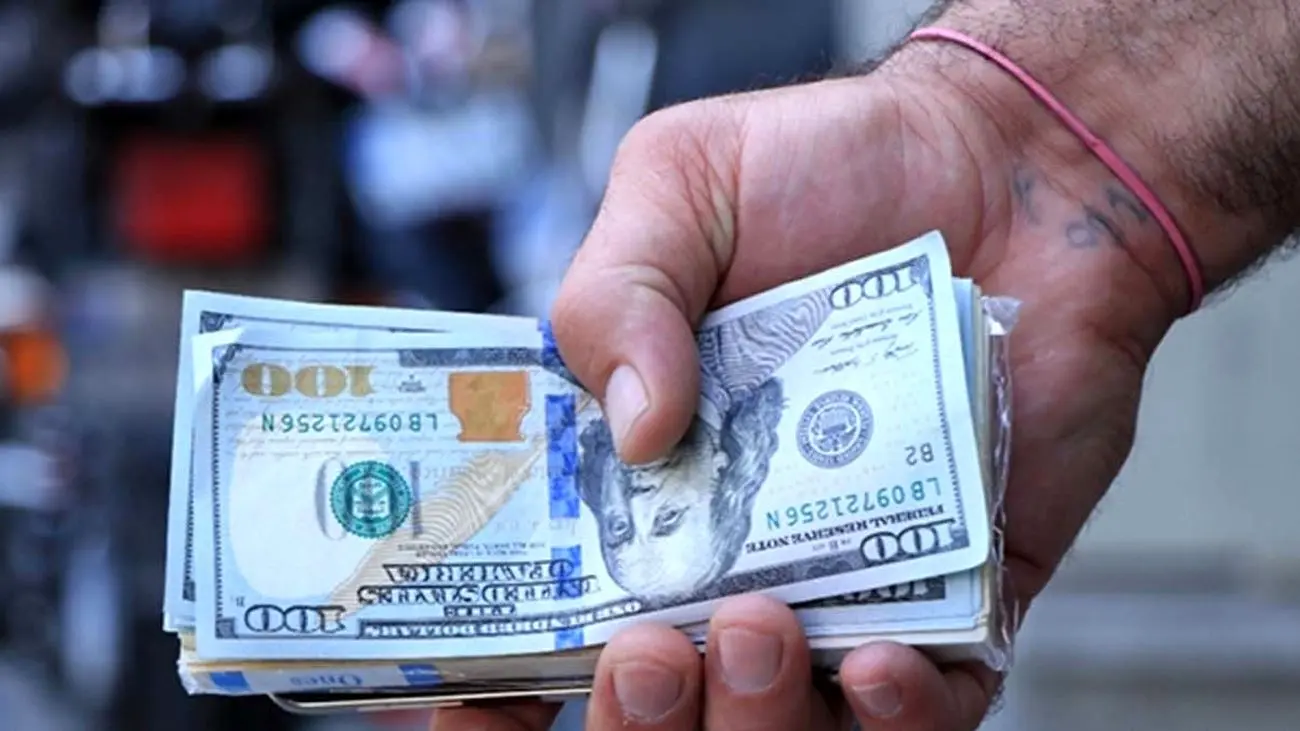 قیمت دلار امروز پنجشنبه ۷ تیر ۱۴۰۳ / موتور صعود دلار روشن شد؟