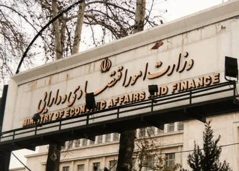 خاندوزی: در مورد اقدامات دولت سیاه نمایی نکنید !