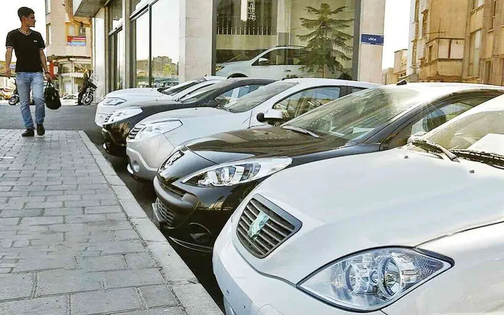 جدیدترین قیمت خودرو در بازار / این خودرو پرطرفدار 4 میلیون ارزان شد !