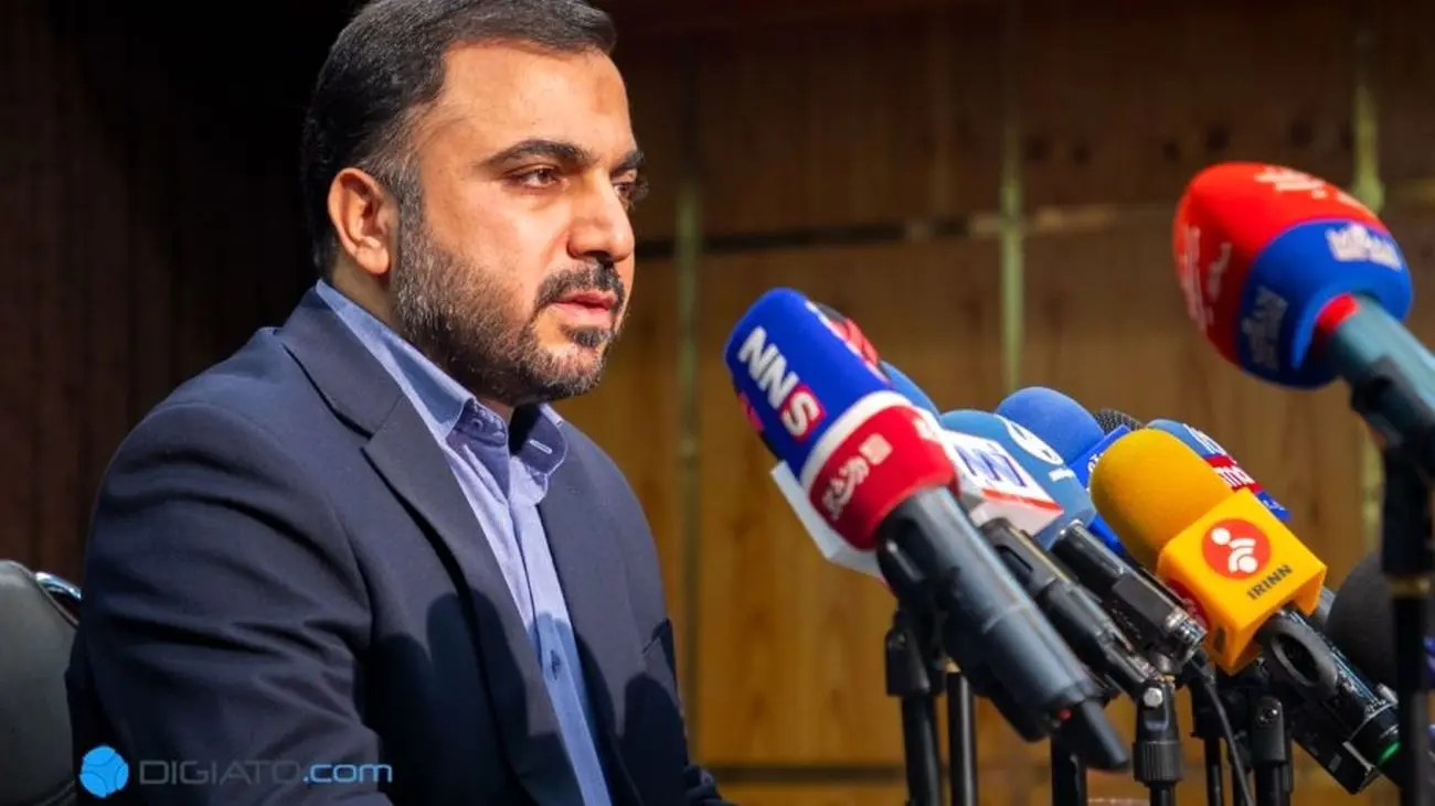 وزیر ارتباطات: از ممنوعیت واردات آیفون استقبال نمیکنیم، اما باید بهسمت گوشیهای تولید داخل برویم