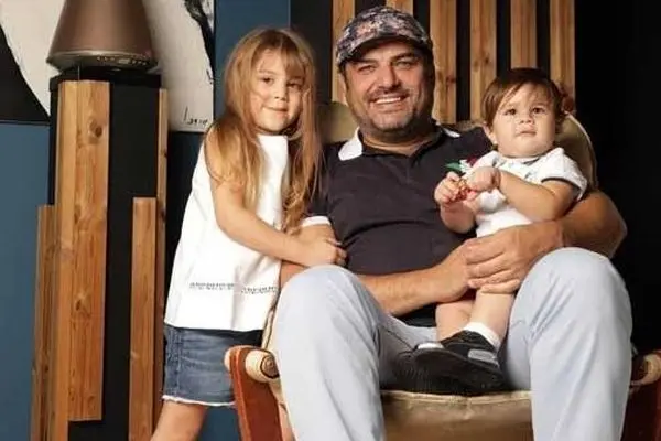 تصاویر خیره‌کننده از دکوراسیون ویلای لوکس سام درخشانی با میز بیلیارد و پیانو!