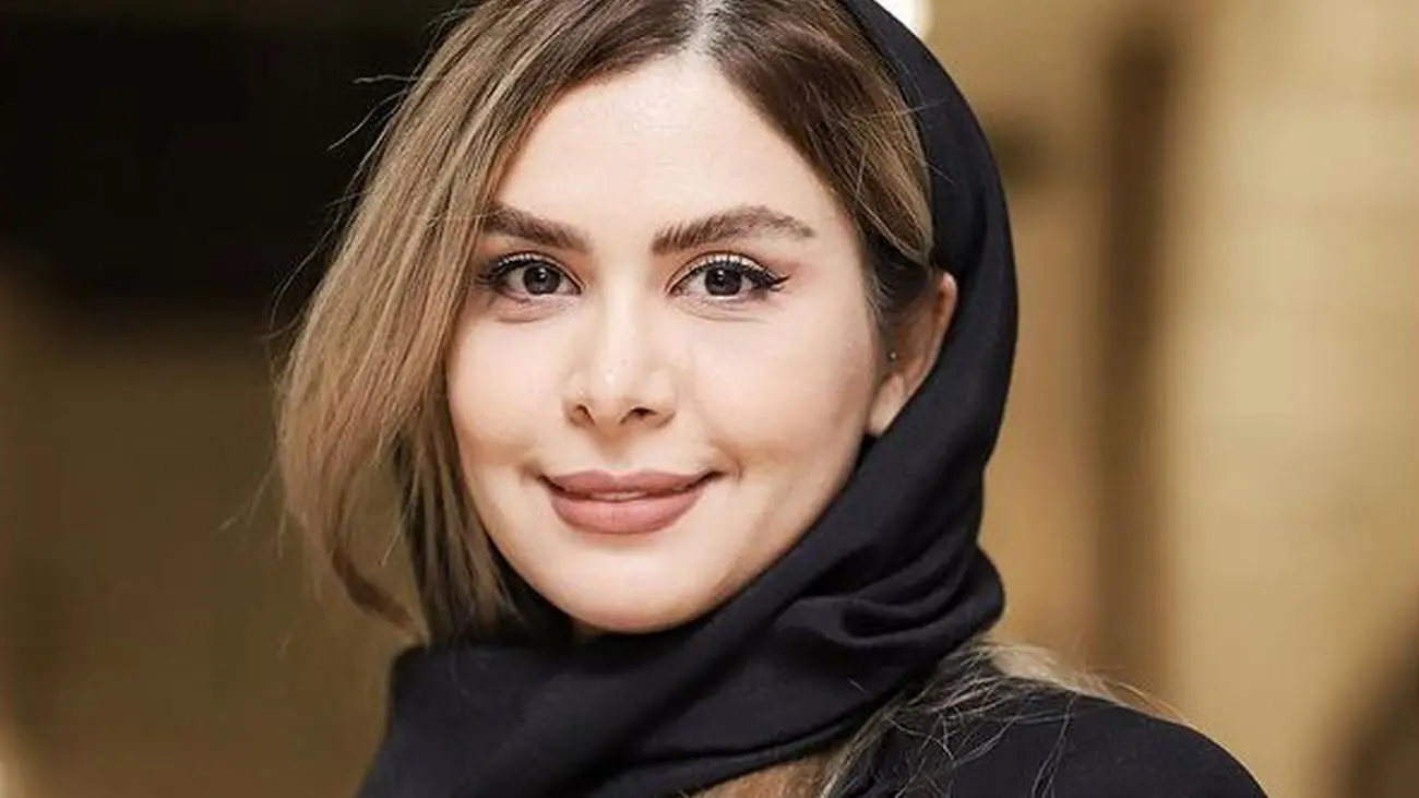 فیلم شیطنت وسوسه انگیز خانم مجری بین دو آقای بازیگر ایرانی / چه کولاکی کرد !