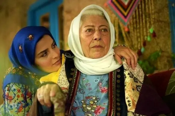 اولین عکس از پسر بزرگ و رشید مادر جان سریال سوجان / باورتون میشه ثریا قاسمی همچین پسر بزرگی داشته باشه؟