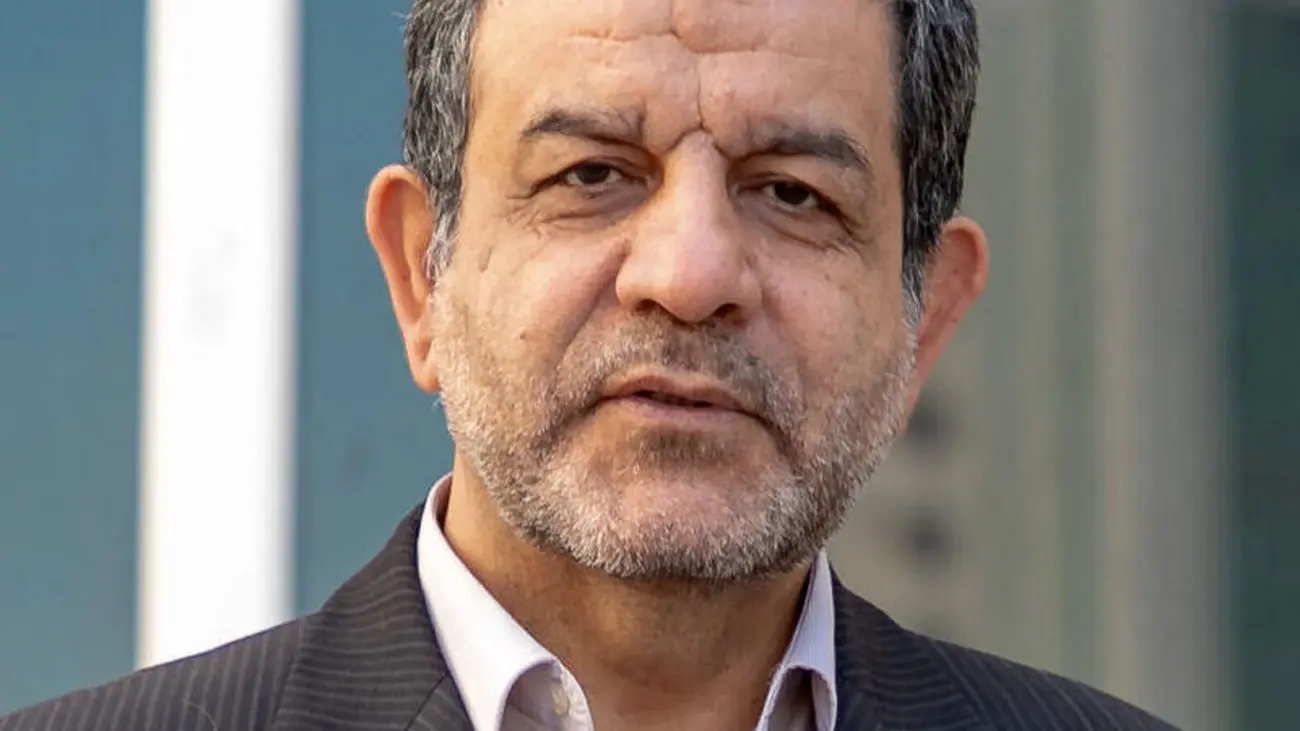 نماینده عضو جبهه پایداری:دولت انتظارات اقتصادی را محقق نکرد/ همسایگان روی قیمت ارز تاثیر می گذارند
