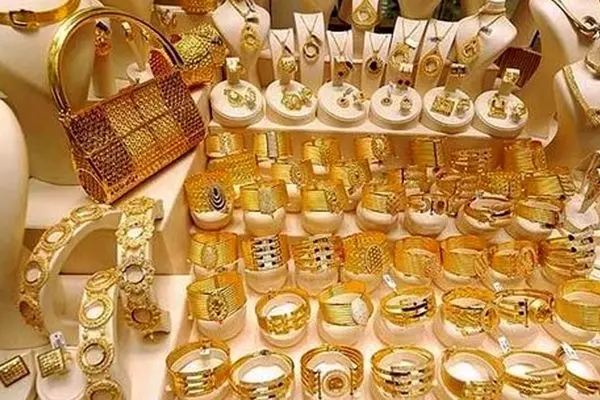 قیمت طلای ۱۸ عیار امروز ۱۹ دی ۱۴۰۳ + جدول