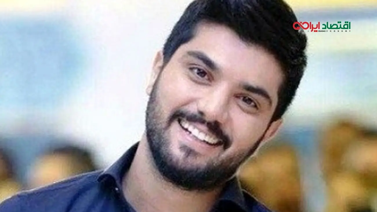 عکس جنجالی آقازاده معروف با استایل خاص و موبایل لاکچری در آسانسور!